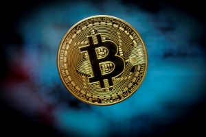 Курс биткоина рухнул после кражи криптовалюты на $31 млн