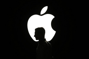 Власти США расследуют обвинения Apple в краже технологий